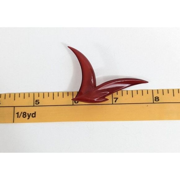 Vintage Red B+D Plastic Flying Bird Shaped Brooch pin - B Plus D Denmark retro - Picture 6 of 6